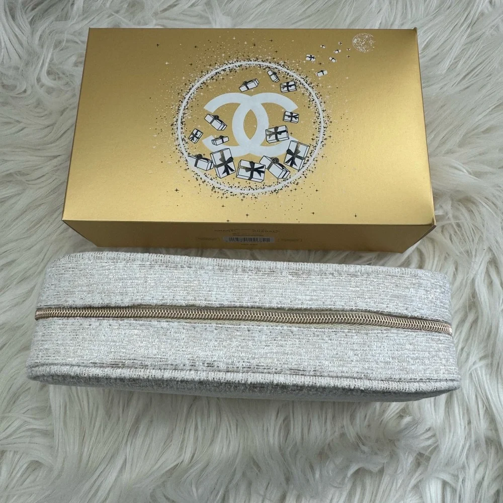 CHANEL 2023 Holiday Cosmetic Bag